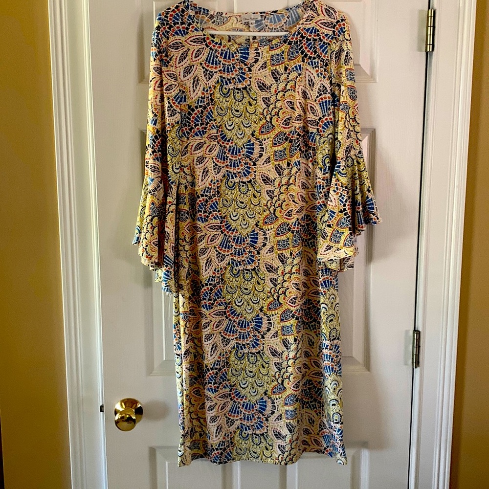 Cute dress, fitted, very comfy